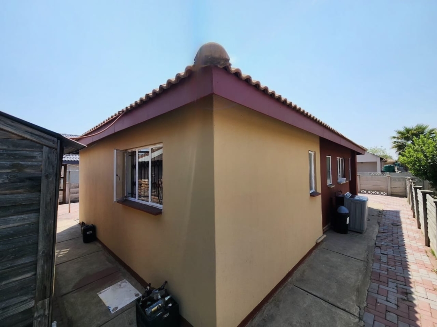 3 Bedroom Property for Sale in Freedom Park North West
